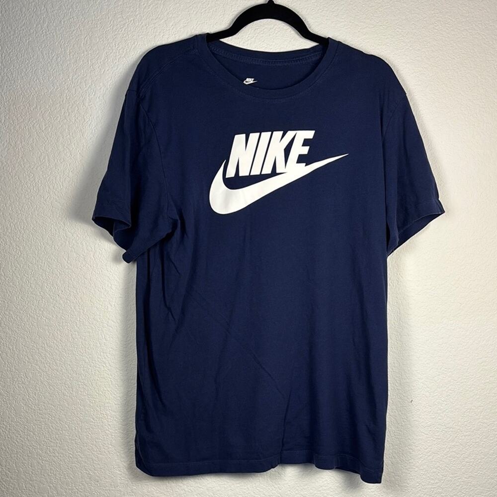 Men’s The Nike Tee Blue & White Short Sleeve Tee Size Large